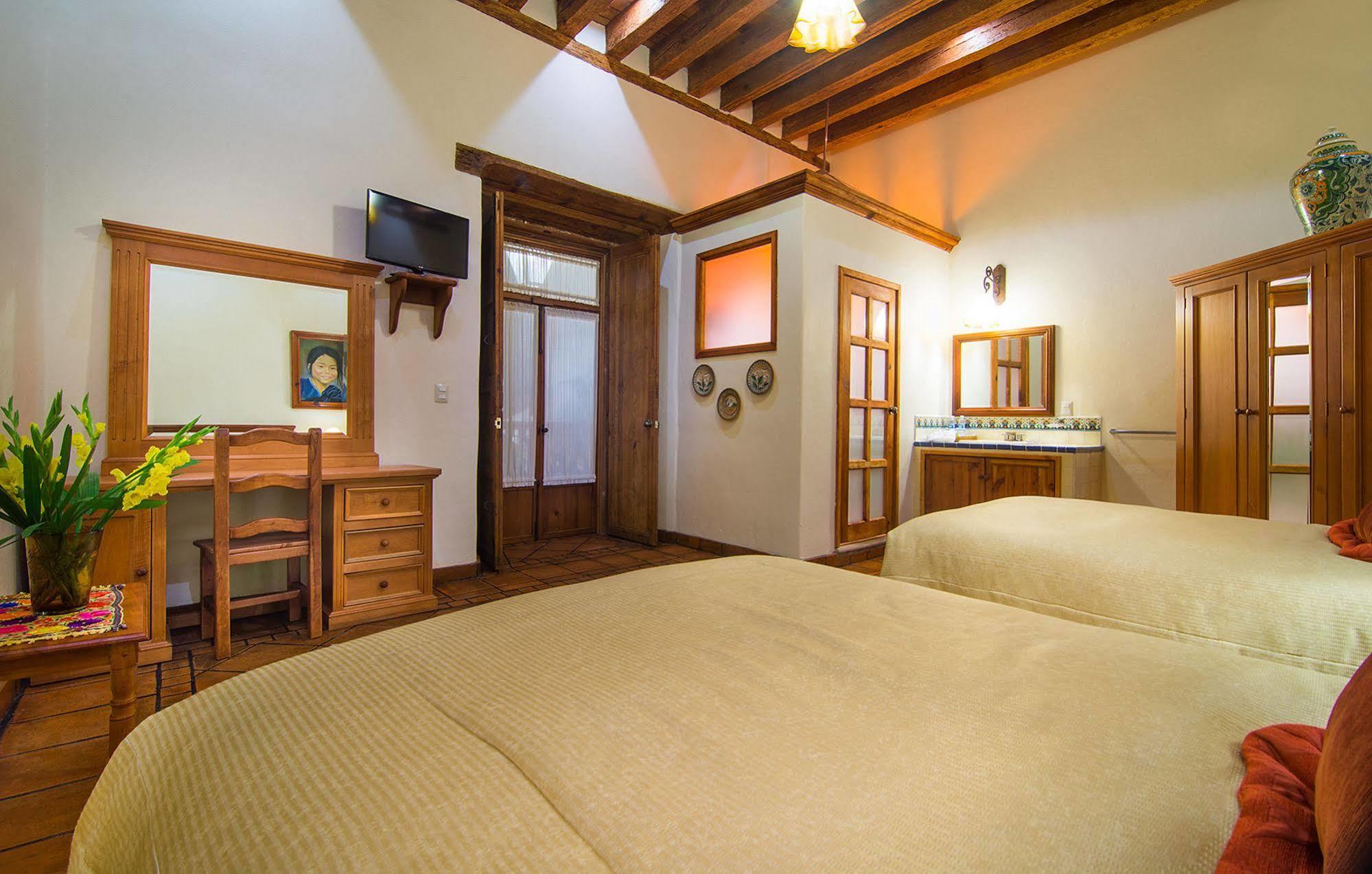 Hotel Casa Del Naranjo Пацкуаро Экстерьер фото