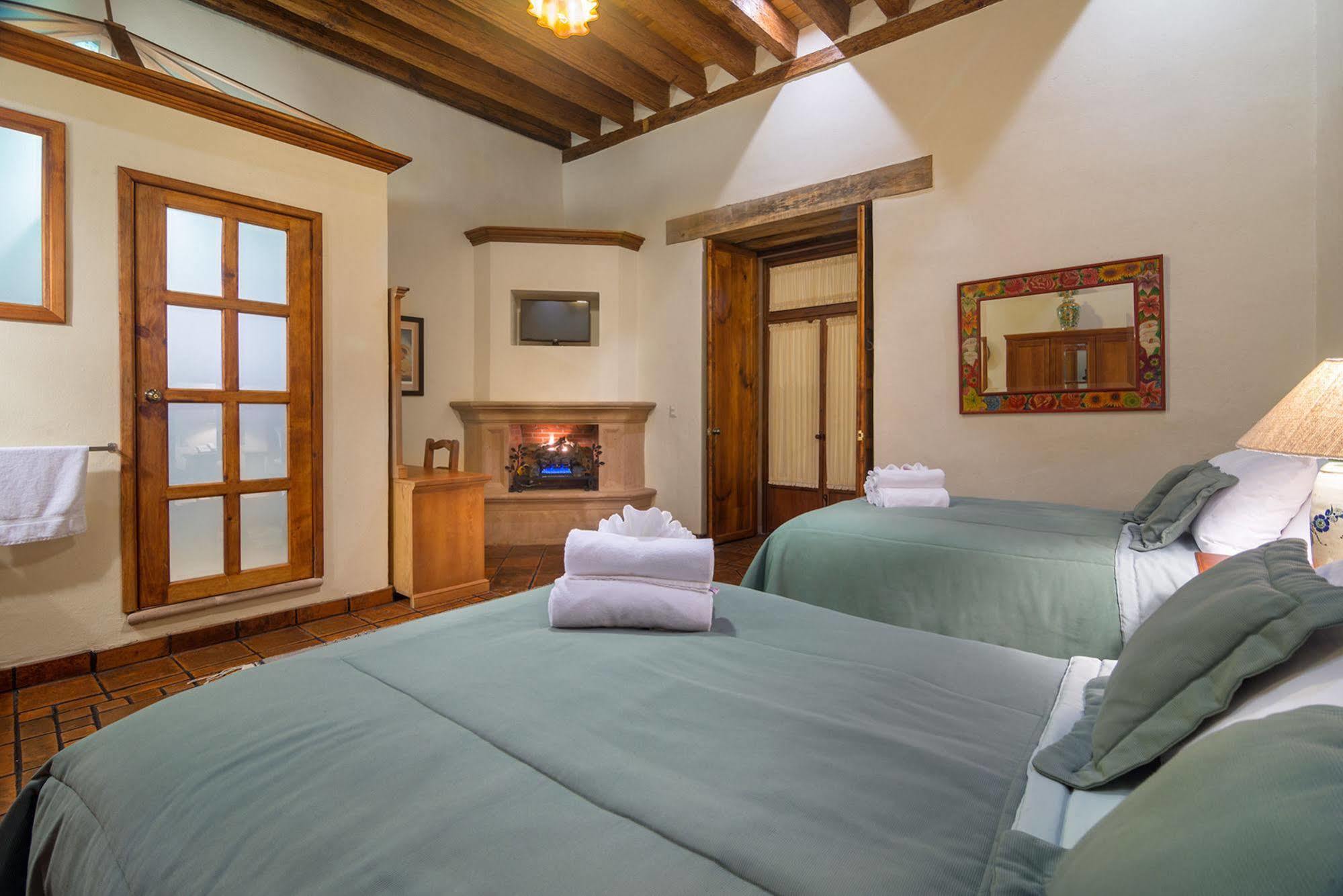 Hotel Casa Del Naranjo Пацкуаро Экстерьер фото